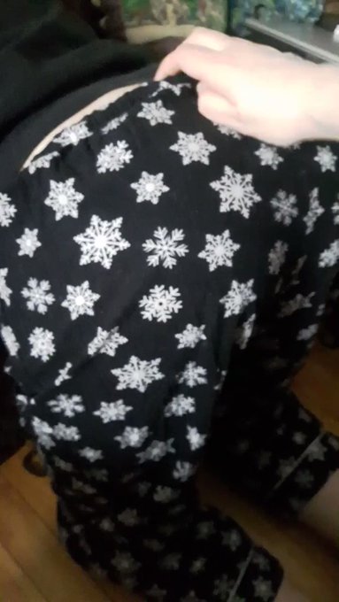 🍑🍑🍑 https://t.co/GpZWhdcaMT