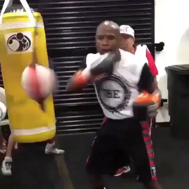 Floyd Mayweather on the floor to ceiling ball 🔥🔥