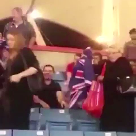عن ستين الف هلالي ذا الحرمه الاستراليه
في ملاعبهم ادعستهم عز الله ابوها شيخ