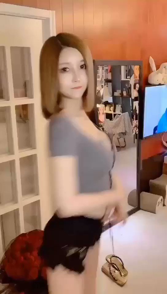 Asian Tgirls (11K)🔞 - Hot Chinese ladyboy #tranny #tgirl #crossdresser #transgender #shemale #ladyboy #newhalf #ニューハーフ #男の娘
