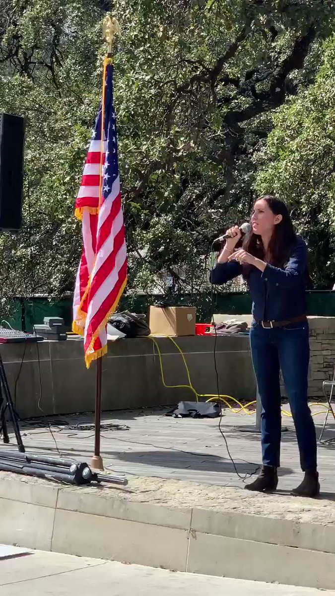 Speaking today in #atx against the #borderwall #nationalemergency
“The real crisis is one of neglect and mistreatment of border communities” - CTR