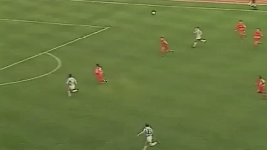Happy 52nd birthday Roberto Baggio!

Incredible player.... 