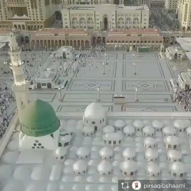 يَا رَسُوٌلَ اللَّهِ اُنٌظُرٌ حَالَنَا
يَا حَبِيٌبَ اللٌَهِ اِسٌمَاقَالَنَا
اِنَّنَا فِى بَحٌرِ غَمٌ مِّنٌ مُغٌرَقُُ
خُزٌيَدِى سَهِّلَّنَا اَشٌقَلَنَا.
مسجدِ نبویﷺکی صبحوں اور شاموں کو سلام
السلام سید و سردار ماﷺ!
السلام مالک و مختار ماﷺ! !
ہ