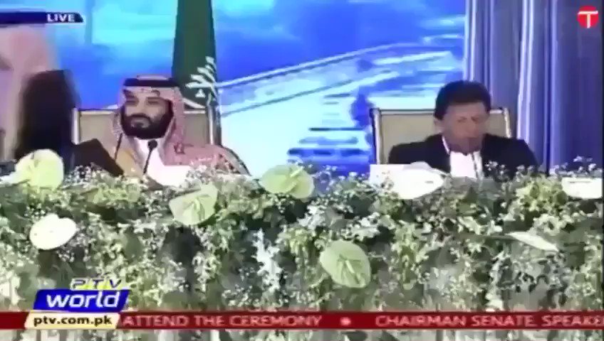 مجھے عمران خان کے کھانا کھانے پر بلکل بھی اعتراض نہیں لیکن فرض کریں ایسی وڈیو نواز شریف کی ہوتی جس میں وہ ٹیبل پر غیر ملکی مہمان کے ساتھ بیٹھ کر “اکیلے “جلدی جلدی سے منہ میں کھانا ڈال رہے ہوتے تو یوتھیے اب تک منوں کے حساب مغلظات بک چکے ہوتے منہ سے جھاگ اڑا چکے ہوتے