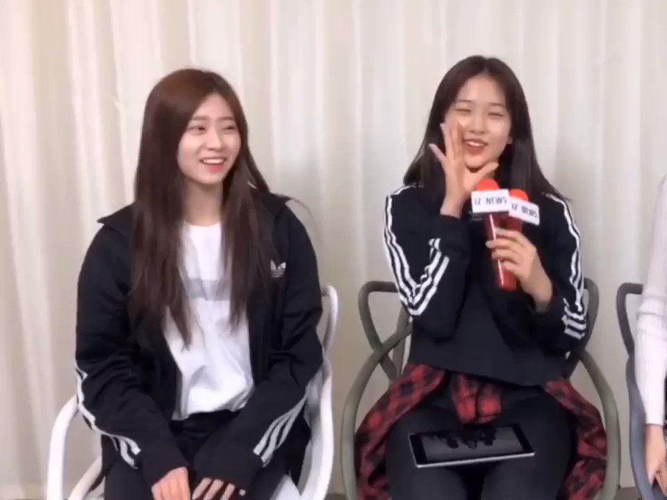 lol minju was going to refer to a variety show called 'love on the air' but mixed up the names and got embarrassed
🐶: it's okay. people make mistakes, don't they?