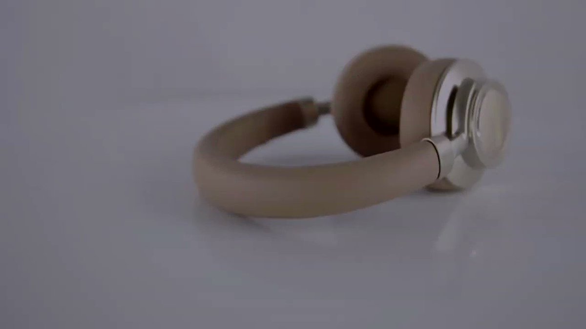 Nothing Can Come Between You & Your Music When The Headphones Are On! 🎧💃
Hit ❤️ if you are excited to wear these flawless headphones of Defunc!
#defuncIndia #Talk #Sports #Hybrid #Music #Bluetooth #EarPhone #Headphone #simplicity #strongsound #heavybeats #plusheadphones