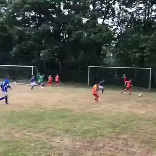 この抜き方はすごすぎ😍 ⚽️
via @SundayShoutsFC