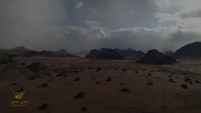 فيديو | لقطات جوية توثق أولى لحظات تساقط الثلوج على مرتفعات الظهر بمنطقة تبوك مساء أمس الاثنين.