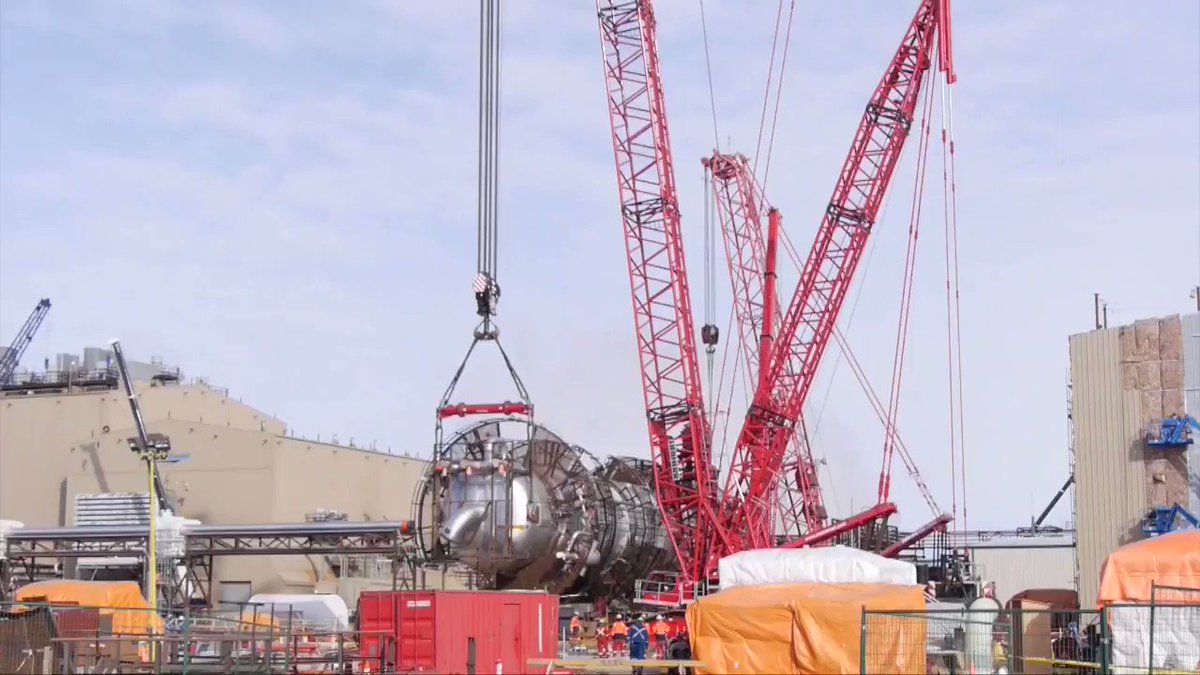 Five years ago, it took two @MammoetHolding cranes several hours to lift the 140-foot, 400-ton splitter for our #Quest carbon capture unit into place at our site. We captured a time-lapse video of the fascinating lift. #abheartland #fortsask