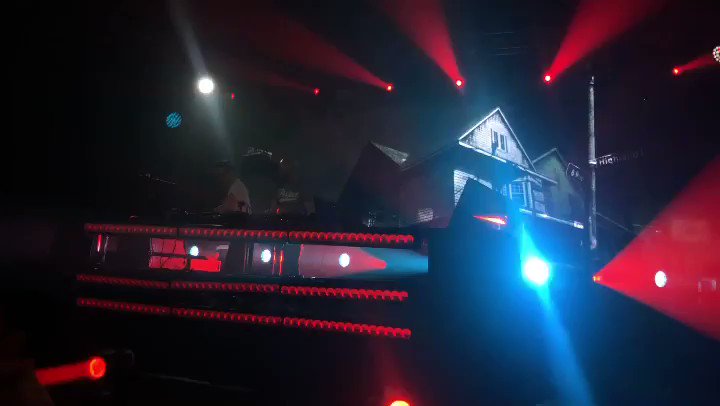 December/29/2018 🗣You can break my heart and crush my dreams but you can never take my soul🎶🎵 “Northern Soul” by Above&Beyond ... they were amazing at #Echostage @aboveandbeyond
#AvobeandBeyond #WashingtonDC