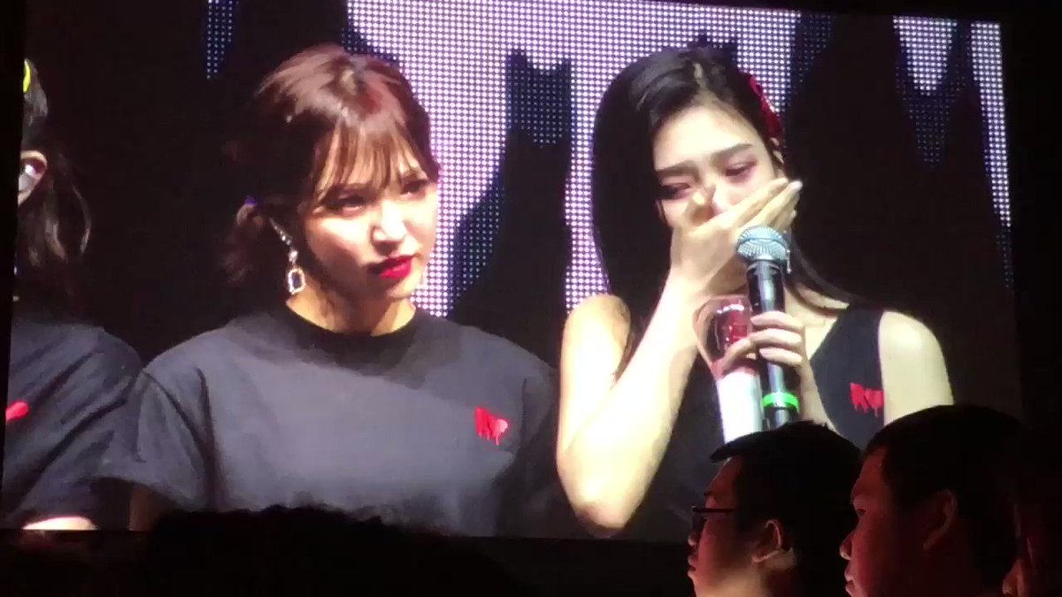 joy wanted to say something :( #REDMAREinToronto #REDMAREinCANADA