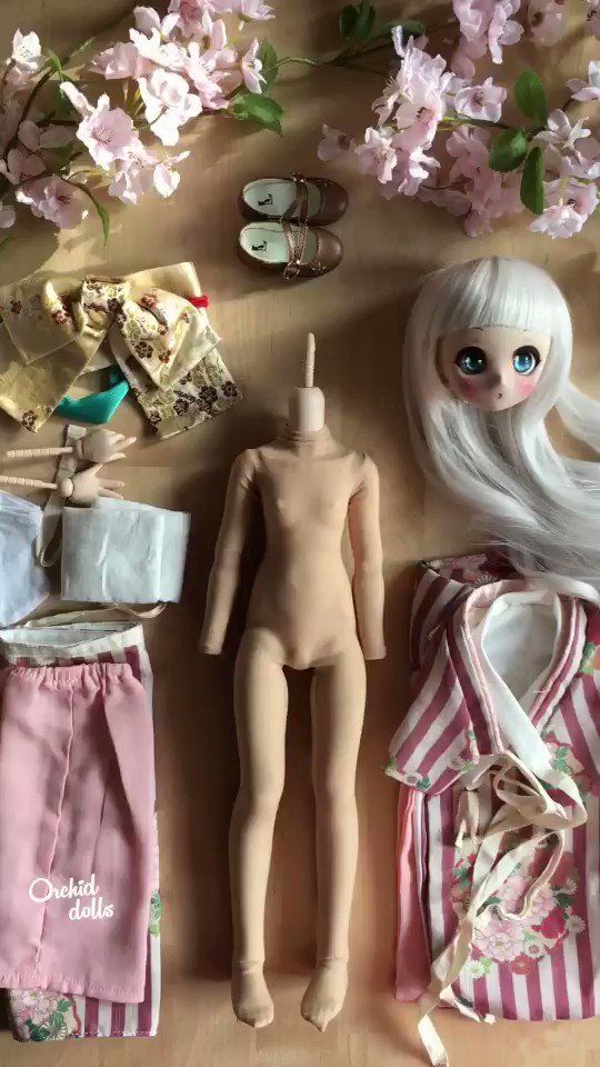 ๐ธ The almond trees started to bloom here, where I live, and I'm already in a spring mood ๐๐ธ๐ธ
So I decided to change Nebula and dress her up in this beautiful @volks_dd ' Kimono โก
#dollfiedream #ใใซใใฃใผใใชใผใ #volks #MDDใฏใใใ #mdd #minidollfiedream #nebula #kimono