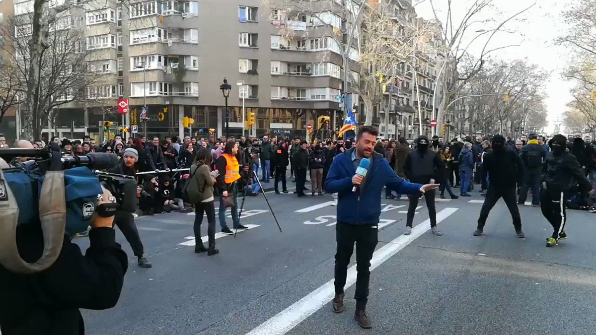Aaaana Rosa ... MENTIROSA!
Aaaana Rosa ... MENTIROSA!
Aaaana Rosa ... MENTIROSA!
Aaaana Rosa ... MENTIROSA!
Aaaana Rosa ... MENTIROSA!
RT hasta que reviente!
CC: @anarosaq
#21FVagaGeneral