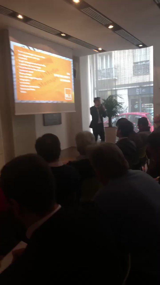 👏👏👏 @GeomAlfieri, facciamo conversazione! #becomeadigitaleader #dbb #BADL2019 https://t.co/UY0JWqPBvD