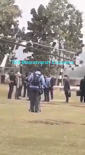 9/11 के वक्त अमेरिका के तत्कालीन राष्ट्रपति तुरंत घटनास्थल पहुंच गये थे
26/11 के वक्त डॉ मनमोहन सिंह ने कार्यक्रम रद्द कर दिये थे और गृहमंत्रालय मे मीटिंग कर रहे थे
लेकिन देखिए पुलवामा हमले के वक्त मोदी क्या कर रहे थे।
#ModiPhotoShoot