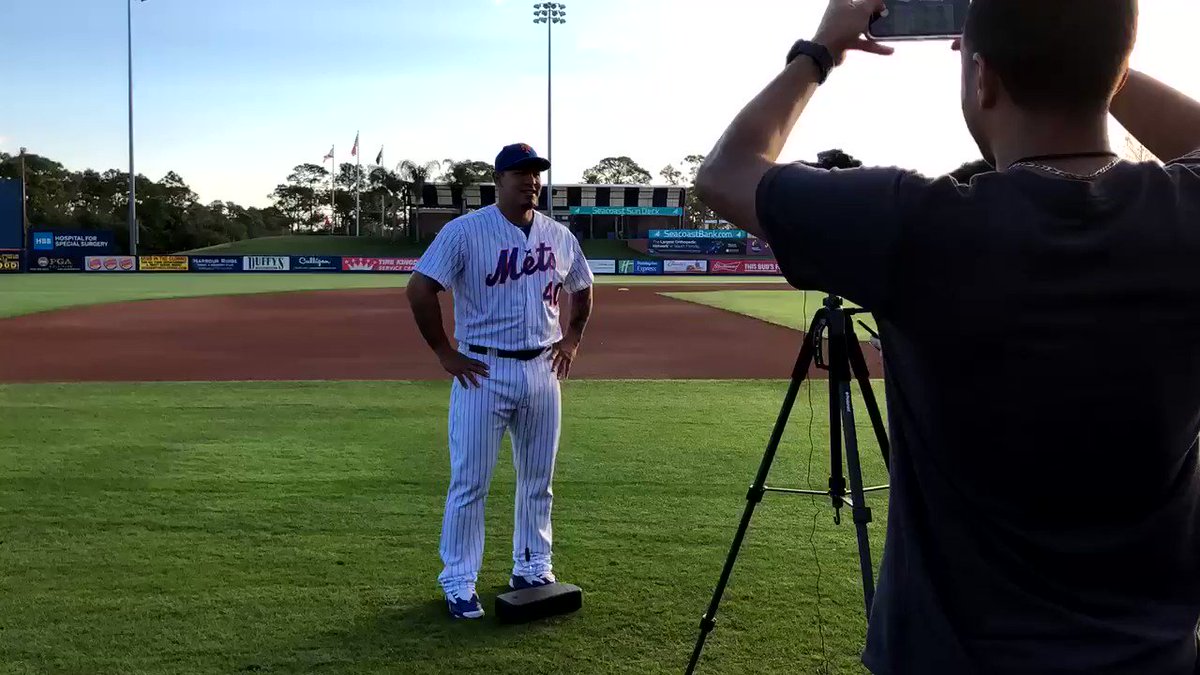 So. Many. Pictures. 😃📸 #Mets #PhotoDay – at First Data Field