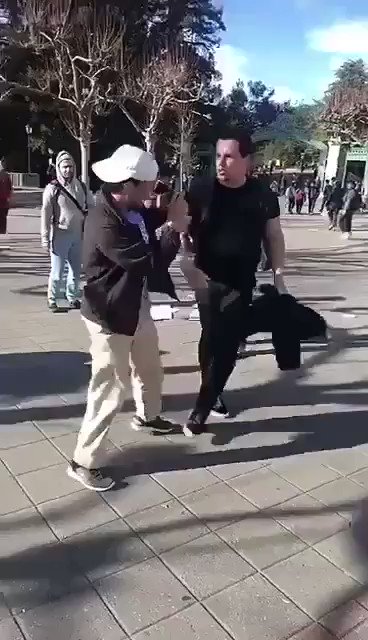 To everyone looking for a politically motivated hate crime to be angry about:
Here's video of a young conservative being attacked & beaten by a leftist on the campus of UC Berkeley.
I have verified the authenticity of the video.
The victim was recruiting for @TPUSA.
More soon