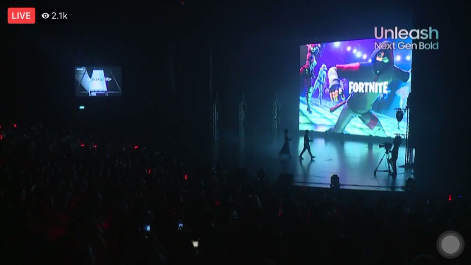 house of ikon on twitter a preview of the chanwoo inspired fortnite exclusive ikonik skin for samsung galaxy s10 dancing to love scenario - ikonik dance fortnite gif