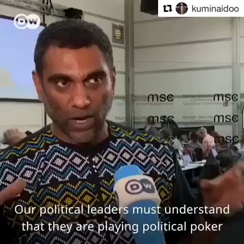 One of my heroes and one of South Africa’s finest sons, @kuminaidoo discussing the #YoungPeople fighting to alter policy to address #ClimateChange. #Greenpeace #amnestyinternational #KumiNaidoo
#AfricansForTheEnvironment
#ILoveUs✊🏿✊🏾✊🏽✊🏼
#AfricansRising
@AfricansRising