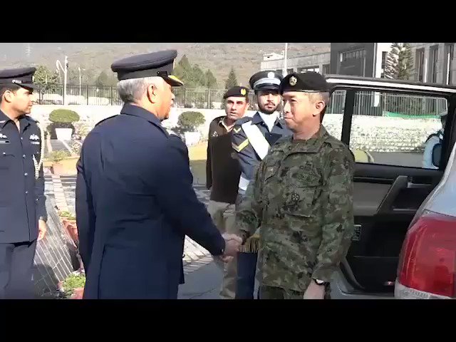 Japan Self Defence Forces Vice Chief of Joint Staff Takashi Motomatsu visits Pakistan Air Force Headquarters to further enhance Japan - Pakistan bilateral cooperation and defence ties. #Japan #Pakistan #EmergingPakistan
