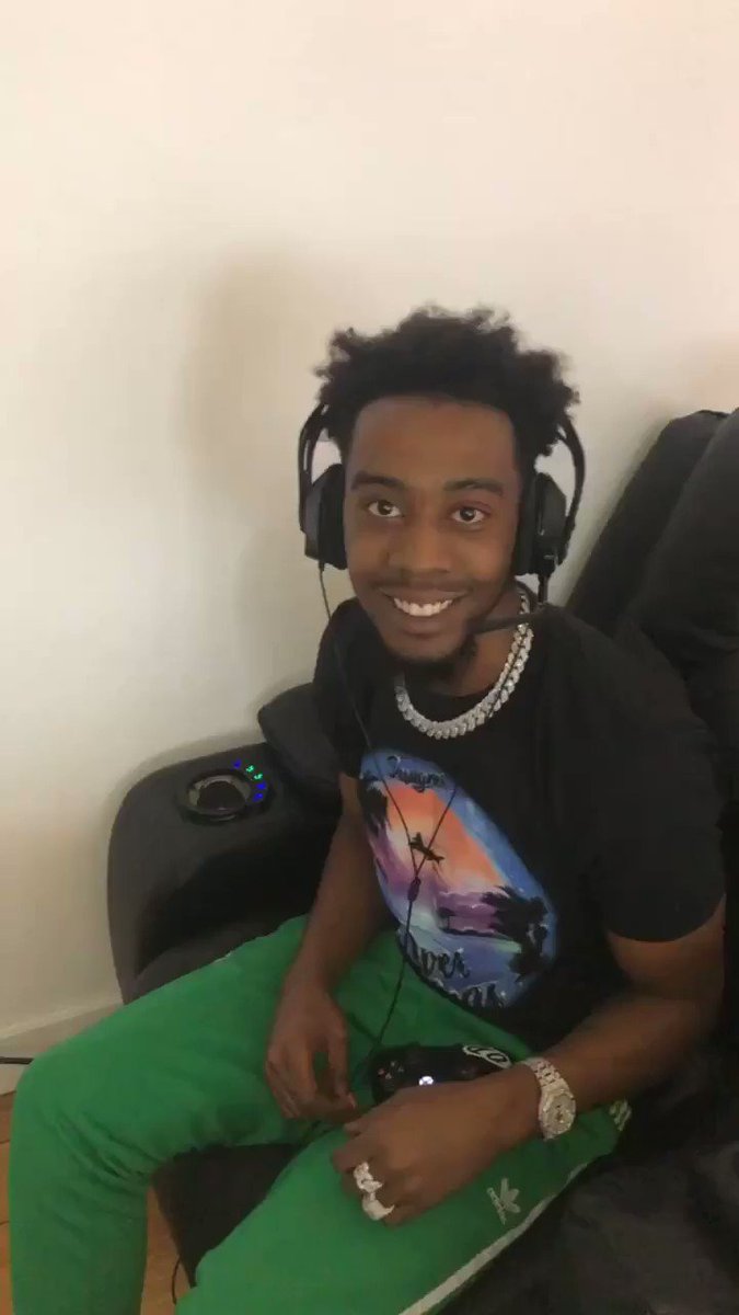Doing A Giveaway On New Skiins, Vbucks & Emotes For Whoever Can Beat Me & My Squad In @FortniteGame
****Custom match squad code: Desiigner
Come and Play against me Right Now! 🔥🔥🔥 CODE ABOVE⬆️