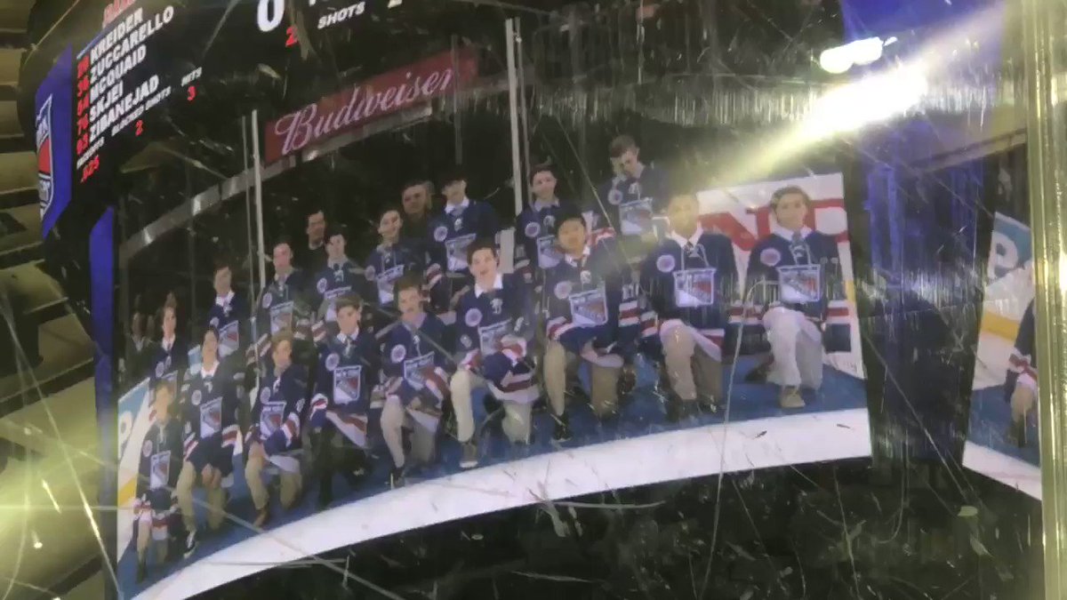 Big win for the Peewee Rangers today at @tournoipeewee! After tying it up with 4 seconds left in regulation they went on to win it in OT!
Watch them as they move on in the tournament at http://peeweelive.com/Ā .