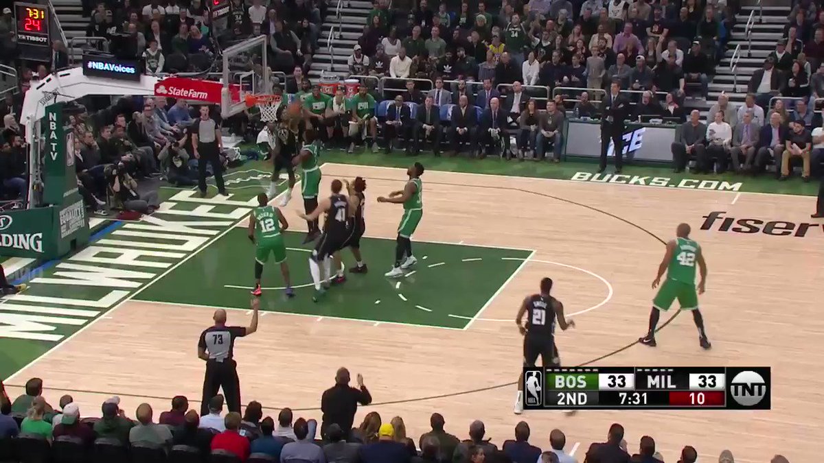 ๐ฅ @threekola scores his first bucket as a Buck!!
#FearTheDeer