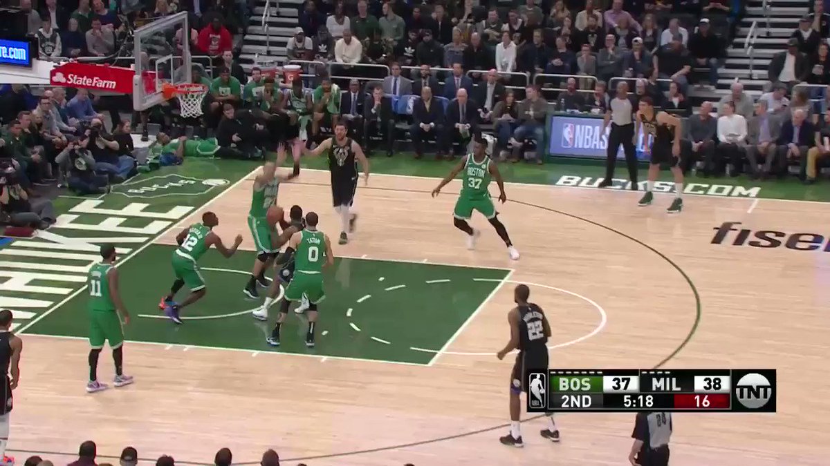 You canโt leave Brook wide open ๐ฆ
#FearTheDeer