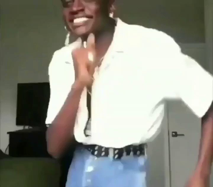 *viendo juego de tronos con alguien*
+ bueno la intro si quieres podemos pasarl-
me: