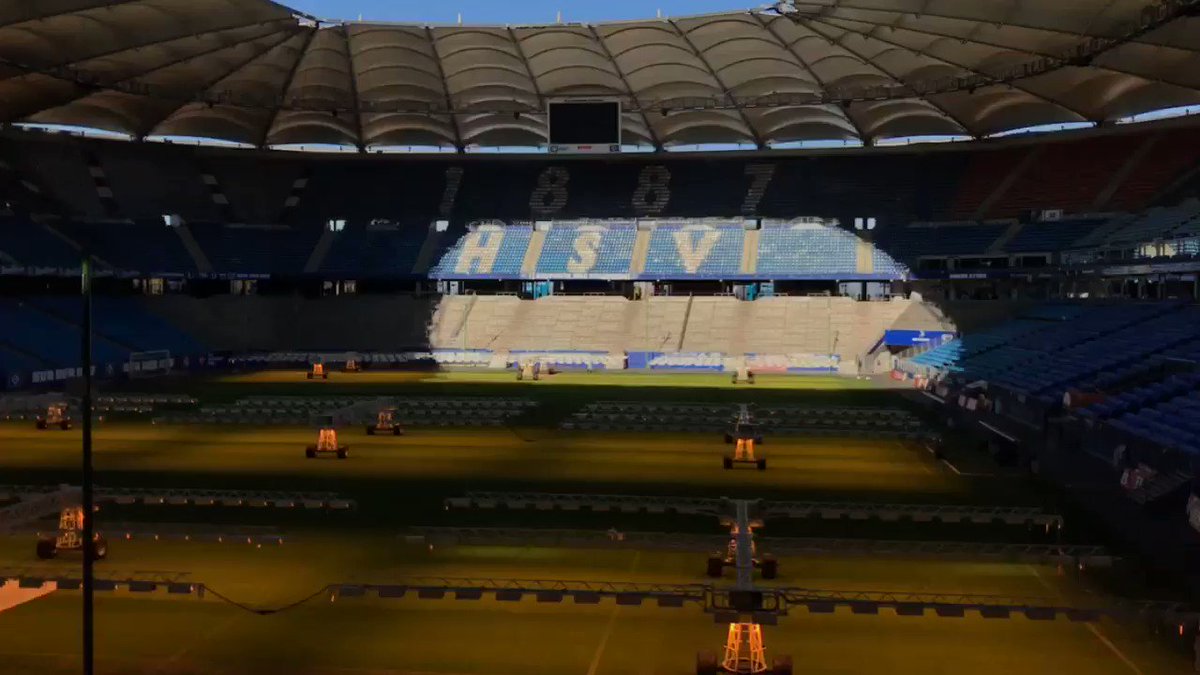 Bestes Wetter über dem #Volksparkstadion und den anliegenden Trainingsplätzen 🌱☀️ Los geht’s mit der letzten öffentlichen Einheit vor #SSVHSV 🆚 #nurderHSV