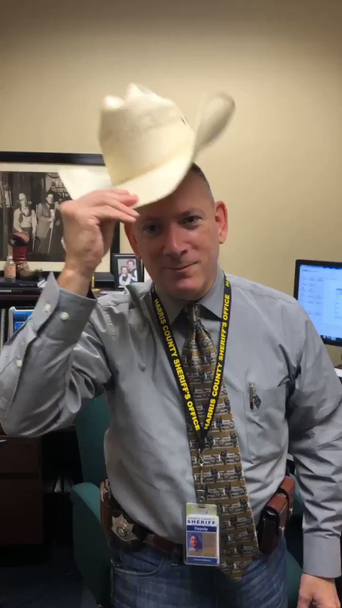 Happy #GoTexanDay, Y'all! If you dusted off your cowboy boots and wrangled up some blue jeans like @DeputyGill_HCSO, share a photo and show us your Texan pride. 🤠#lesm #HouNews @RODEOHOUSTON