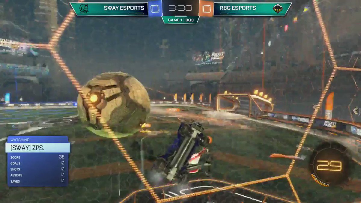 Now THAT is #teamwork Between @ThundahRL and @TheCarRL
#rocketleague #twitch #eSports