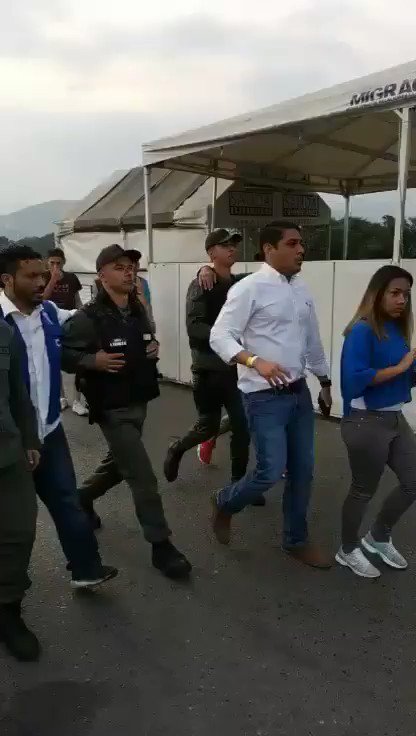 ¡Vamos bien!
Venezuela: les confirmo por este medio que varios miembros de la Guardia Nacional asignados al Puente Internacional Simón Bolívar han decidido sumarse a quienes estamos rescatando la Democracia en Venezuela.
La ayuda humanitaria entrará sí o sí.