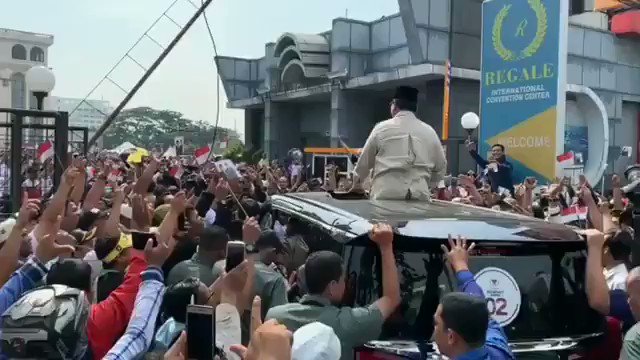Di Hari yang Sama di Sumut: Prabowo Disambut Ribuan Warga 