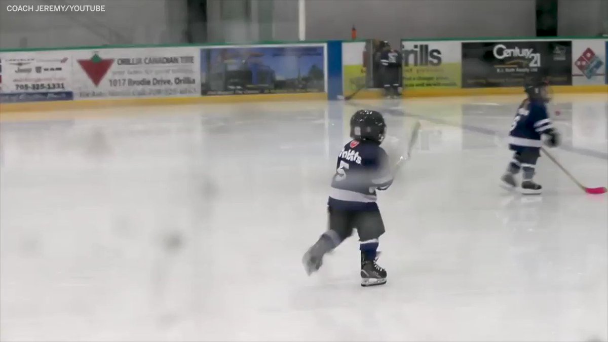 (🔈⬆️) This mic'd up 4-year old playing hockey is everything 😊 (via @howtohockey)