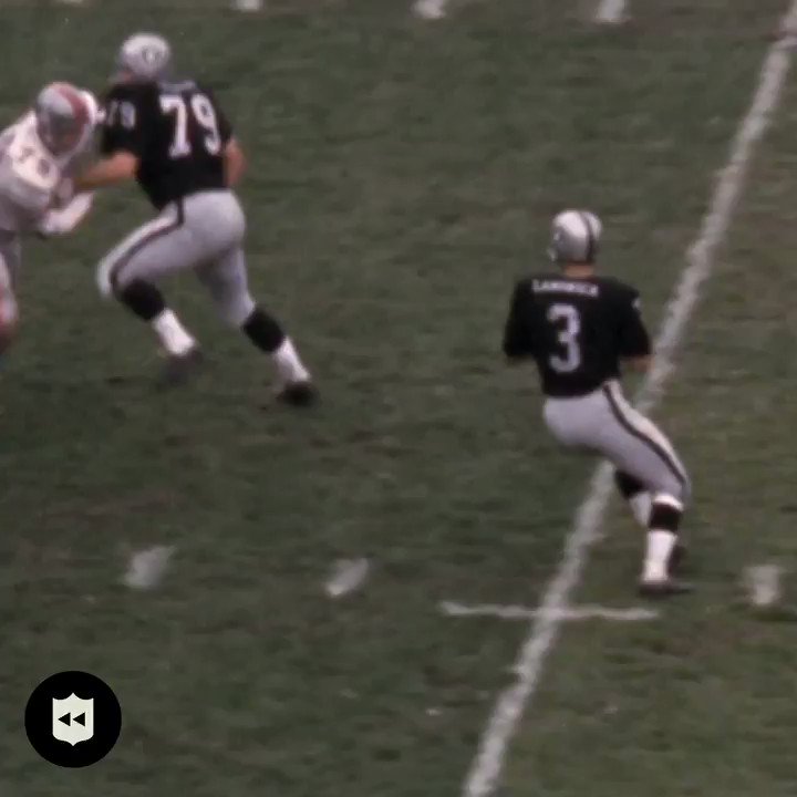 Happy birthday to one of the smoothest receivers ever, legend and Hall of Famer Fred Biletnikoff! 