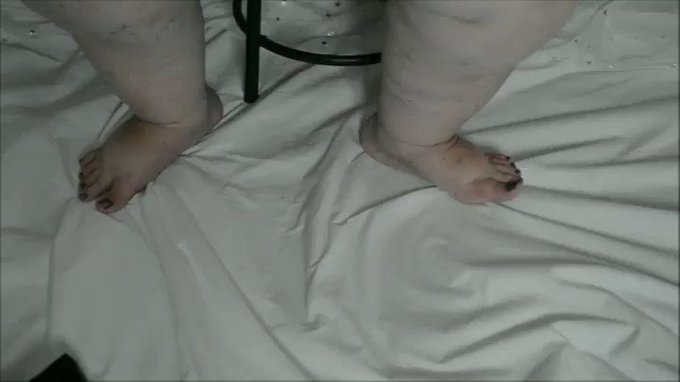 My #clip - Big Fat Feet just sold! https://t.co/0Yd3HxNqvJ #BBWFEET via @Clips4Sale https://t.co/Xx7