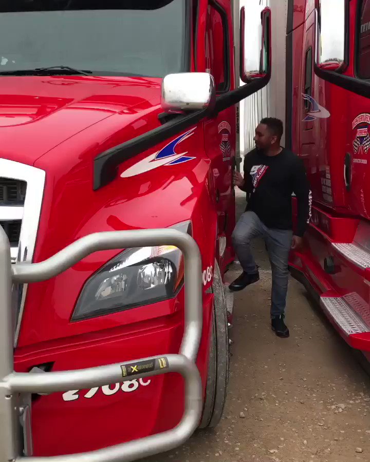 Keith got the truck he wanted and is ready to hit the road....
#freightlinercascadia #ontheroad #truckerslife #trucker #trucklife #drivethedream #hittheroad #miles #otrdriver #cdldriver #drivewfx โ at Western Flyer Express Trucking Company