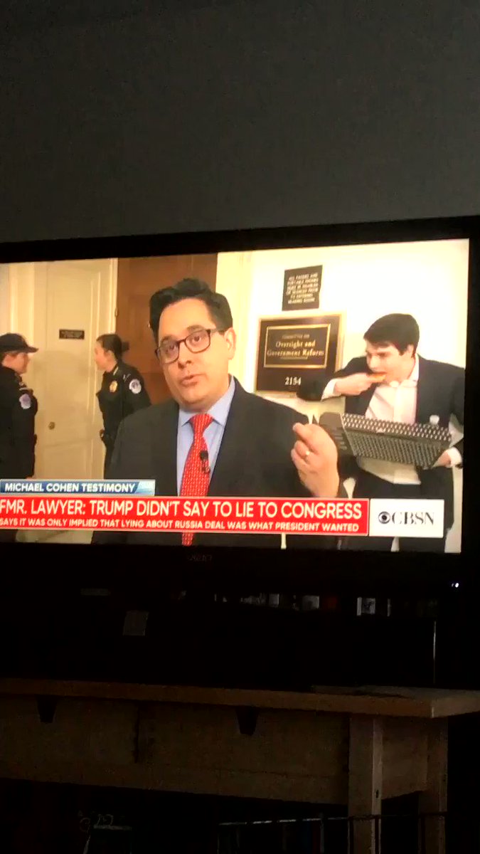 tfw you go to eat your hallway pizza and get told you’re in the live shot