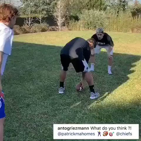 Excellent 🙌👏
Next time, throw it without looking like @PatrickMahomes!
(via @AntoGriezmann)