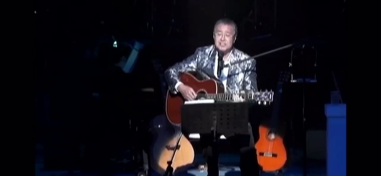 ほそだ V Twitter 養分 伊藤の枠を見ていたら 吉幾三の と も 子 と云う曲を熱唱していた この曲 死んだ彼女への遅すぎた ラブソングなのです 吉幾三の隠れた名曲です 軽い気持ちで見ていたカラオケ配信でこれを歌うとは恐れ入り