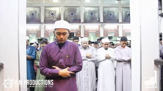 First time jumpa video ni masa 2016 dan sebab ni aku mula hafal.
Masa sekolah banyak kali try nak tiru bacaan ni tapi his recite Al A'laa sooo 😭❤
Pakai earphone. ❤