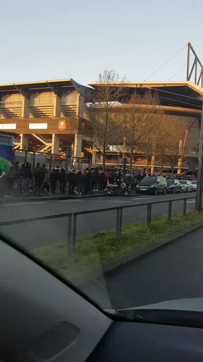 H-2 avant l'ouverture de la billetterie pour @staderennais - Arsenal !!!
@sports_ouest @TVR35