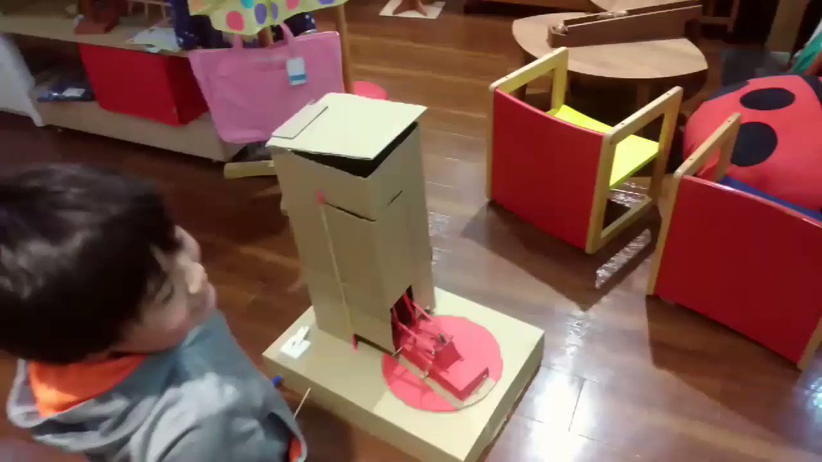 イプシロンロケット🚀って、知ってますか?それを再現したいというので、12時間程かけてこの子が作りました。頑張ったね!