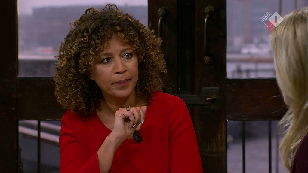 'We hebben in Nederland voortaan te maken met werkende armen, hoe schandalig is het? Voor een Nederlander is het lastiger je met een minimumloon te redden in deze maatschappij,' aldus @MarijnissenL in #buitenhof