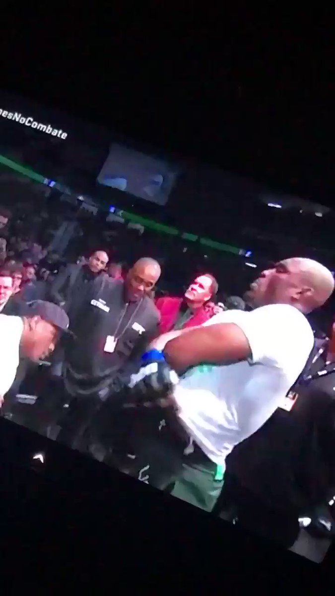 😂 @USMAN84kg why you do @CoachGJones like that ? Don’t worry coach I got you my brother ✋🏾 #ANDNEW @henrihooft @GilbertDurinho @SugaRashadEvans