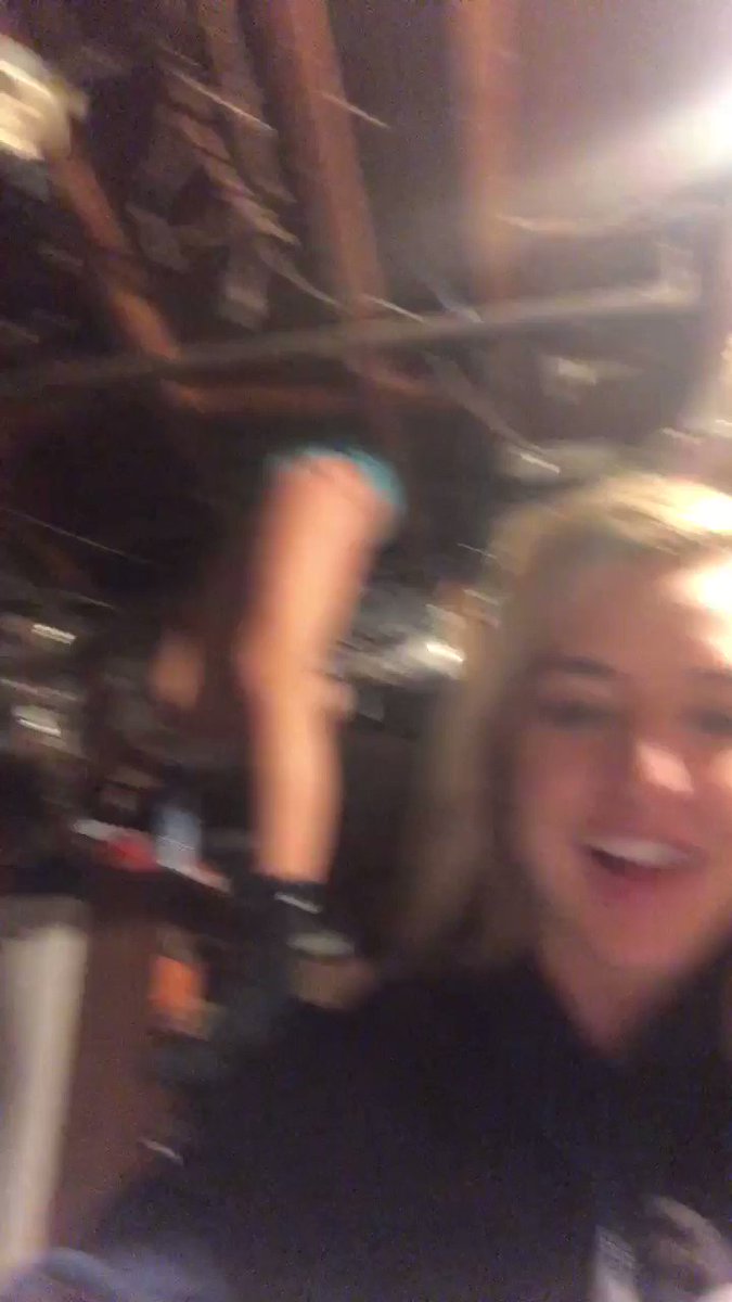 𝙼𝚊𝚍𝚜 (@maddiegasso1) on Twitter photo 06/03/2019 23:19:21 Hello 911 yes my sister just got STUCK IN OUR LAUNDRY SHOOT Hello 911 yes my sister just got STUCK IN OUR LAUNDRY SHOOT