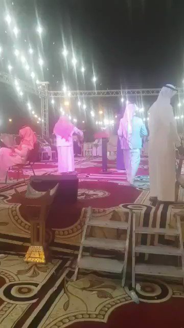إذا بتطلع كشته انت وزملاءك للبر ،
مايحتاج تكتب قائمة بالطلبات وتقعد توصيهم هات وهات ،
ارسل لهم هذه القصيدة فيها كل طلبات الكشته وقول لهم ناقص زيت قليٌ وسكر وشاي،