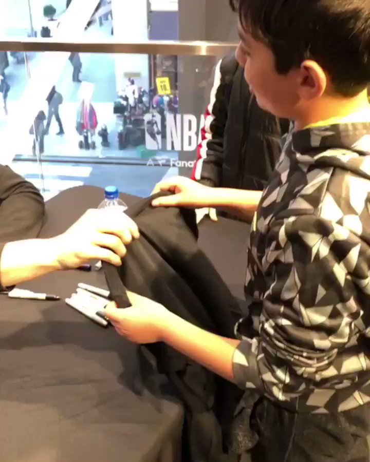 2019 @NBAAllStar 3 point contest winner Joe Harris of the @BrooklynNets signs autographs for fans @nbastore NYC!
