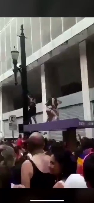 Resultado de imagem para Bolsonaro posta vÃ­deo obsceno sobre carnaval e causa indignaÃ§Ã£o